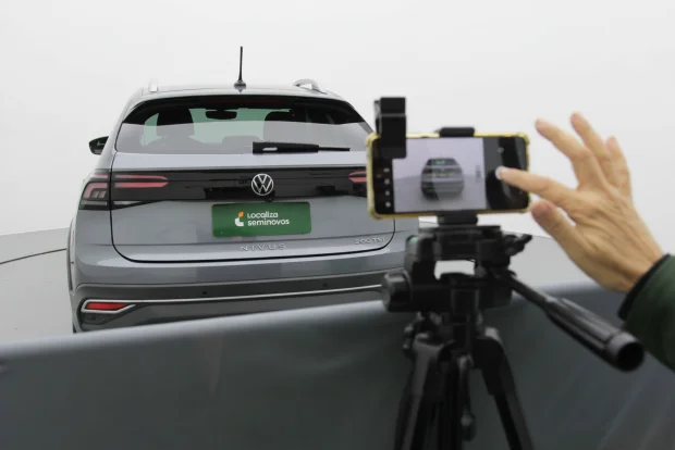 Registro fotográfico para anúncio e documentação do veículo
