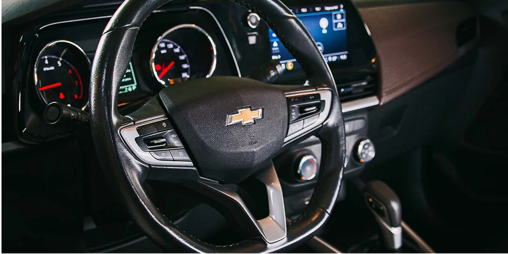 Detalhe do volante do carro Chevrolet Montana LTZ Turbo Flex 2024
