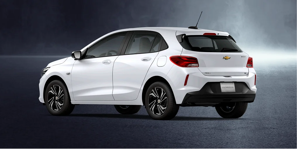 Lateral externa do carro Chevrolet Onix LT 1.0